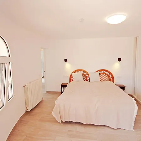 Emi - Private Pool & Sea View In Villa *